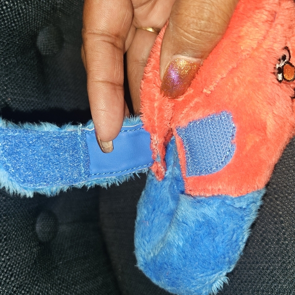 Sesame Street Kids Plush Slippers - Blue and Red - Picture 6 of 10